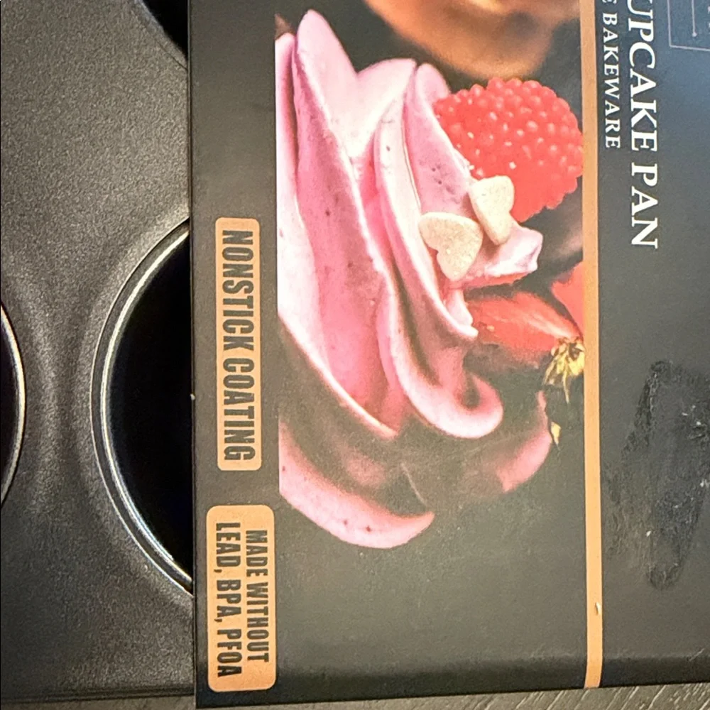Bombay Nonstick 12-Cup Muffin & Cupcake Pan - Gray